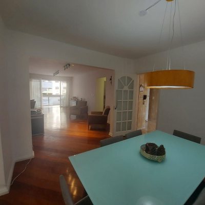 Apartamentos com 202m², 4 quartos, 1 suíte, 2 garagens, no bairro Agronômica em Florianópolis
