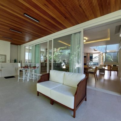 Casa Residencial com 454m², 4 quartos, 4 suítes, 3 garagens, no bairro Rio Tavares em Florianópolis