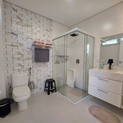 Casa Residencial com 454m², 4 quartos, 4 suítes, 3 garagens, no bairro Rio Tavares em Florianópolis