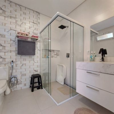 Casa Residencial com 454m², 4 quartos, 4 suítes, 3 garagens, no bairro Rio Tavares em Florianópolis