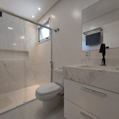 Casa Residencial com 454m², 4 quartos, 4 suítes, 3 garagens, no bairro Rio Tavares em Florianópolis