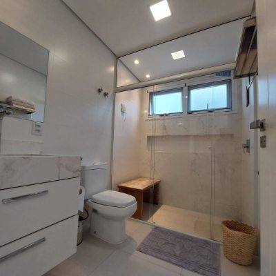 Casa Residencial com 454m², 4 quartos, 4 suítes, 3 garagens, no bairro Rio Tavares em Florianópolis