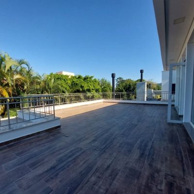 Casa Residencial com 454m², 4 quartos, 4 suítes, 3 garagens, no bairro Rio Tavares em Florianópolis