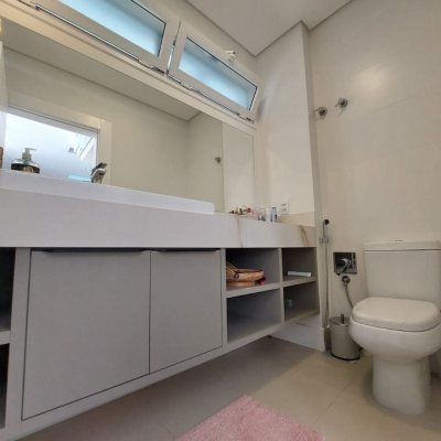 Casa Residencial com 454m², 4 quartos, 4 suítes, 3 garagens, no bairro Rio Tavares em Florianópolis