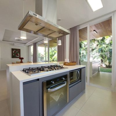 Casa Residencial com 454m², 4 quartos, 4 suítes, 3 garagens, no bairro Rio Tavares em Florianópolis