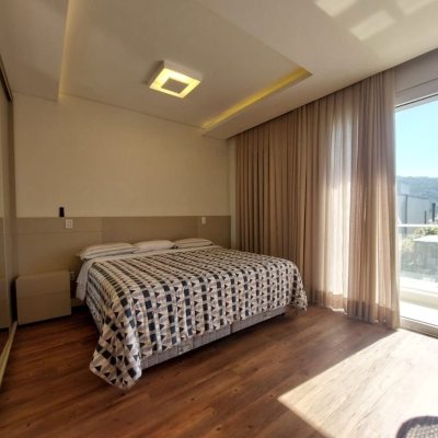 Casa Residencial com 454m², 4 quartos, 4 suítes, 3 garagens, no bairro Rio Tavares em Florianópolis