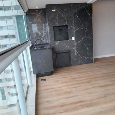 Apartamentos com 92m², 3 quartos, 1 suíte, 2 garagens, no bairro Kobrasol em São José