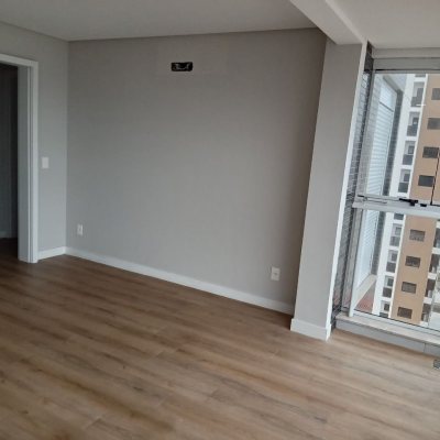Apartamentos com 92m², 3 quartos, 1 suíte, 2 garagens, no bairro Kobrasol em São José