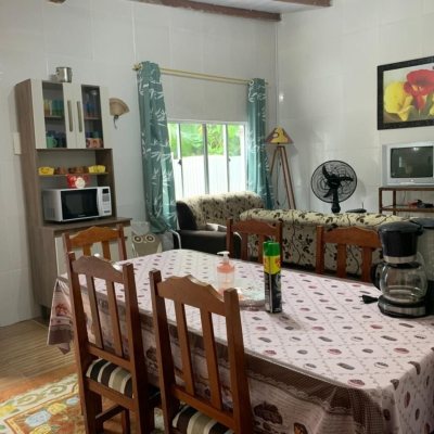 Casa Residencial com 141m², 4 quartos, no bairro Jurerê em Florianópolis