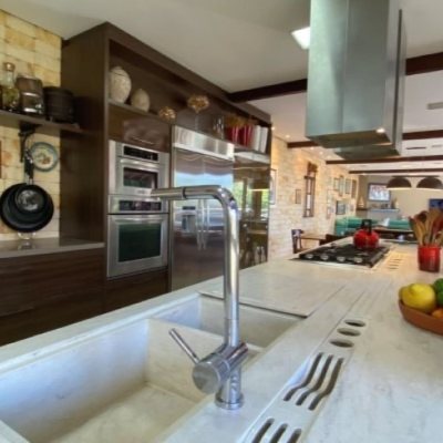 Casa Residencial com 680m², 6 quartos, 3 suítes, 6 garagens, no bairro Ponta Das Canas em Florianópolis