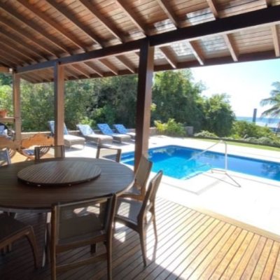 Casa Residencial com 680m², 6 quartos, 3 suítes, 6 garagens, no bairro Ponta Das Canas em Florianópolis