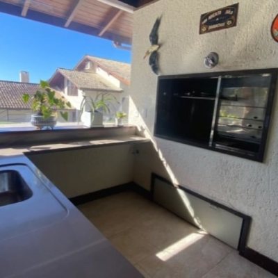 Casa Residencial com 680m², 6 quartos, 3 suítes, 6 garagens, no bairro Ponta Das Canas em Florianópolis