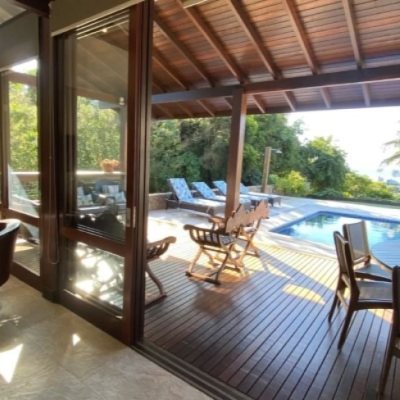 Casa Residencial com 680m², 6 quartos, 3 suítes, 6 garagens, no bairro Ponta Das Canas em Florianópolis