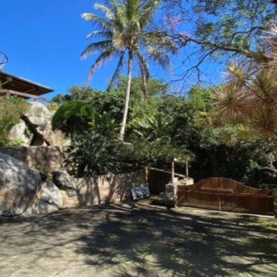 Casa Residencial com 680m², 6 quartos, 3 suítes, 6 garagens, no bairro Ponta Das Canas em Florianópolis