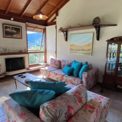 Casa Residencial com 680m², 6 quartos, 3 suítes, 6 garagens, no bairro Ponta Das Canas em Florianópolis