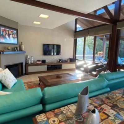 Casa Residencial com 680m², 6 quartos, 3 suítes, 6 garagens, no bairro Ponta Das Canas em Florianópolis