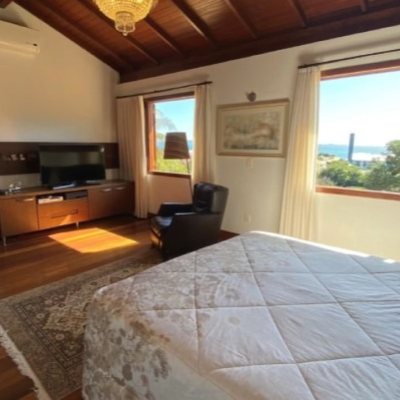 Casa Residencial com 680m², 6 quartos, 3 suítes, 6 garagens, no bairro Ponta Das Canas em Florianópolis