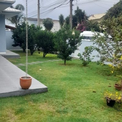 Casa Residencial com 200m², 3 quartos, 1 suíte, 2 garagens, no bairro Ingleses do Rio Vermelho em Florianópolis