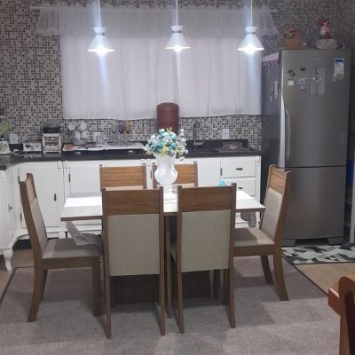 Casa Residencial com 200m², 3 quartos, 1 suíte, 2 garagens, no bairro Ingleses do Rio Vermelho em Florianópolis