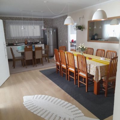 Casa Residencial com 200m², 3 quartos, 1 suíte, 2 garagens, no bairro Ingleses do Rio Vermelho em Florianópolis