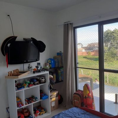 Casa Residencial com 105m², 2 quartos, 2 suítes, 1 garagem, no bairro São João Do Rio Vermelho em Florianópolis