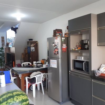 Casa Residencial com 105m², 2 quartos, 2 suítes, 1 garagem, no bairro São João Do Rio Vermelho em Florianópolis