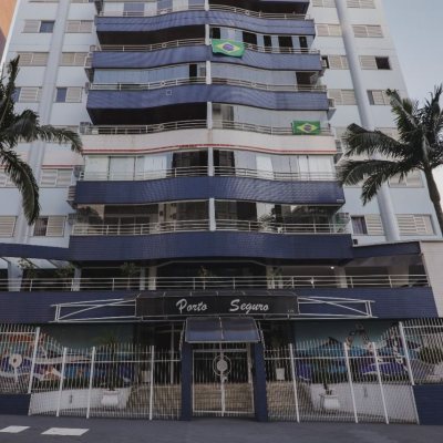 Apartamentos com 148m², 4 quartos, 1 suíte, 4 garagens, no bairro Centro em Florianópolis
