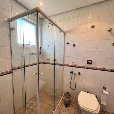 Apartamentos com 148m², 4 quartos, 1 suíte, 4 garagens, no bairro Centro em Florianópolis