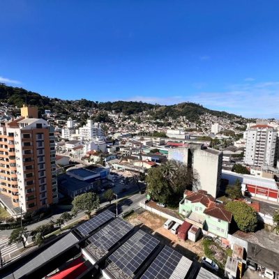 Apartamentos com 148m², 4 quartos, 1 suíte, 4 garagens, no bairro Centro em Florianópolis