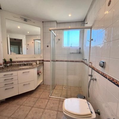 Apartamentos com 148m², 4 quartos, 1 suíte, 4 garagens, no bairro Centro em Florianópolis