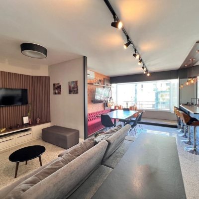 Apartamentos com 148m², 4 quartos, 1 suíte, 4 garagens, no bairro Centro em Florianópolis