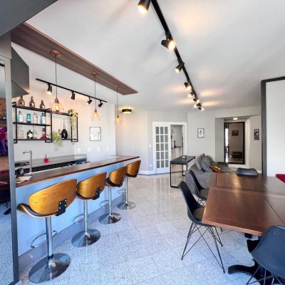 Apartamentos com 148m², 4 quartos, 1 suíte, 4 garagens, no bairro Centro em Florianópolis