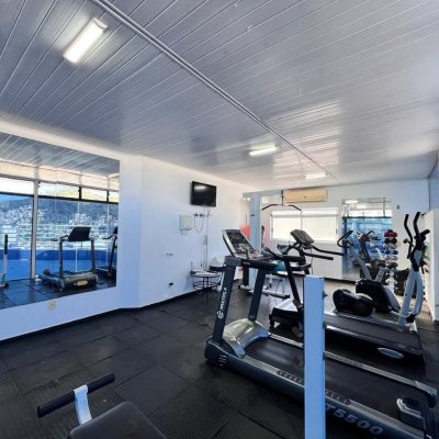 Apartamentos com 148m², 4 quartos, 1 suíte, 4 garagens, no bairro Centro em Florianópolis