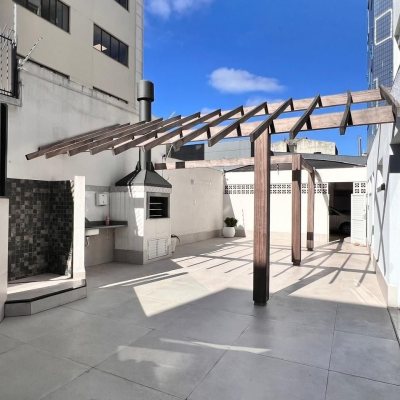 Apartamentos com 148m², 4 quartos, 1 suíte, 4 garagens, no bairro Centro em Florianópolis