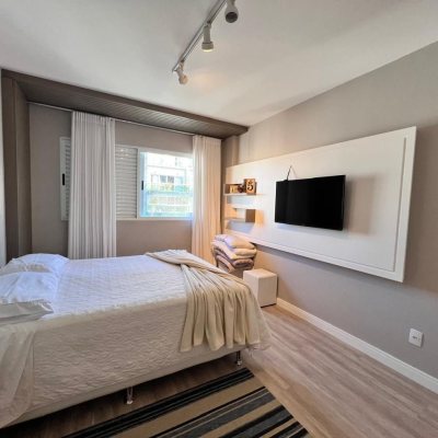 Apartamentos com 148m², 4 quartos, 1 suíte, 4 garagens, no bairro Centro em Florianópolis