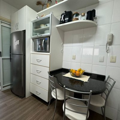 Cobertura com 182m², 3 quartos, 1 suíte, 2 garagens, no bairro Córrego Grande em Florianópolis