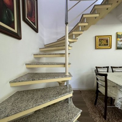 Cobertura com 182m², 3 quartos, 1 suíte, 2 garagens, no bairro Córrego Grande em Florianópolis