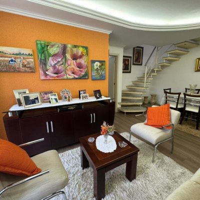 Cobertura com 182m², 3 quartos, 1 suíte, 2 garagens, no bairro Córrego Grande em Florianópolis