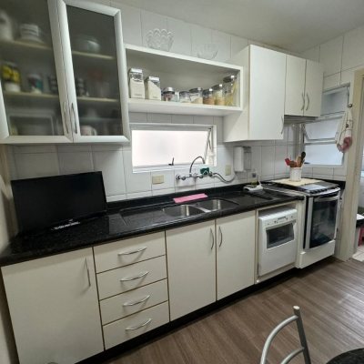 Cobertura com 182m², 3 quartos, 1 suíte, 2 garagens, no bairro Córrego Grande em Florianópolis