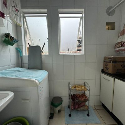 Cobertura com 182m², 3 quartos, 1 suíte, 2 garagens, no bairro Córrego Grande em Florianópolis