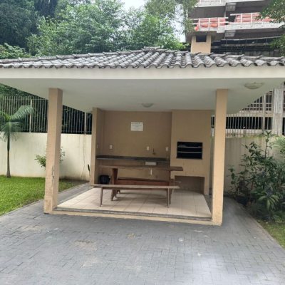 Cobertura com 182m², 3 quartos, 1 suíte, 2 garagens, no bairro Córrego Grande em Florianópolis