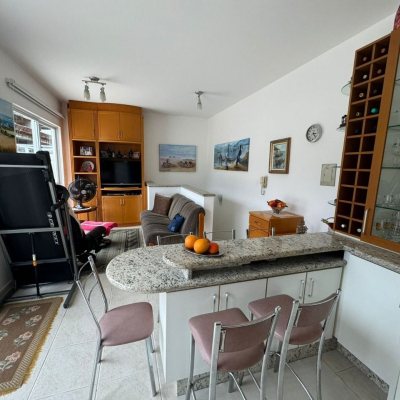 Cobertura com 182m², 3 quartos, 1 suíte, 2 garagens, no bairro Córrego Grande em Florianópolis