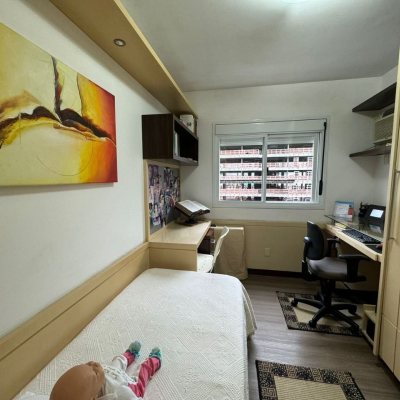 Cobertura com 182m², 3 quartos, 1 suíte, 2 garagens, no bairro Córrego Grande em Florianópolis