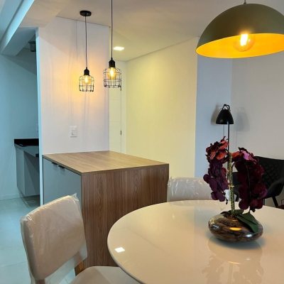 Apartamentos com 76m², 2 quartos, 1 suíte, 1 garagem, no bairro Pedra Branca em Palhoça