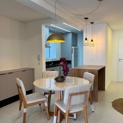 Apartamentos com 76m², 2 quartos, 1 suíte, 1 garagem, no bairro Pedra Branca em Palhoça