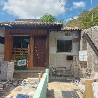 Casa Residencial com 100m², 4 quartos, 4 garagens, no bairro São Sebastião em Palhoça