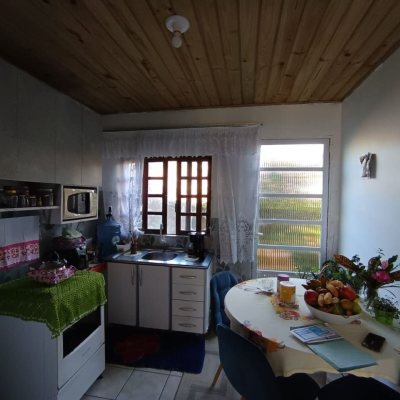 Casa Residencial com 125m², no bairro Vargem Do Bom Jesus em Florianópolis