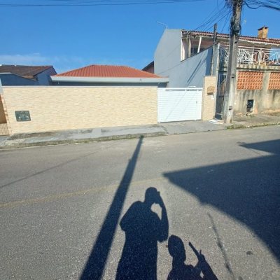 Casa Residencial com 90m², 2 quartos, 2 garagens, no bairro Forquilhas em São José
