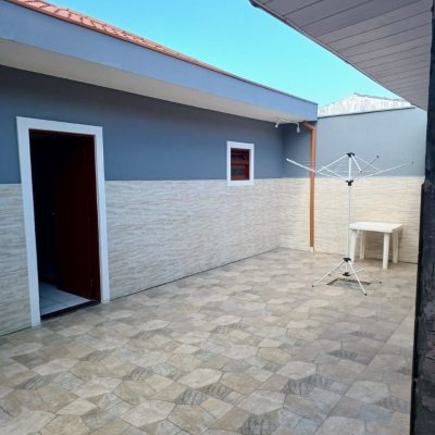 Casa Residencial com 90m², 2 quartos, 2 garagens, no bairro Forquilhas em São José
