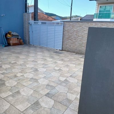 Casa Residencial com 90m², 2 quartos, 2 garagens, no bairro Forquilhas em São José